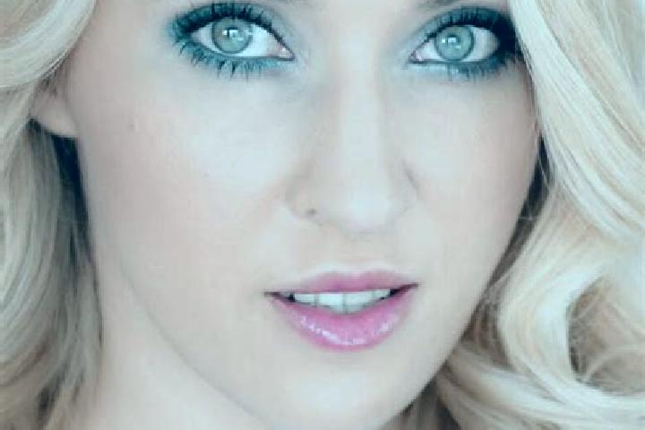 Eva, 24, a blonde green-eyed mixed companion based in La Guardia de Jaen. Offering Striptease, Erotic Massage, Massage. Available for incall and outcall, ove...