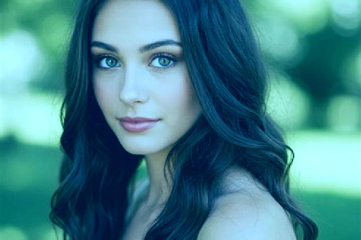 Eva, 24, a brunette hazel-eyed slavic companion based in Alicik. Offering Massage, Tantra, CIM, 69. Available for incall and outcall, day and evening dates.