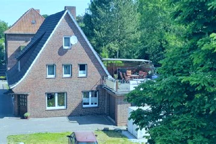 Eva, 24 — Escort in Neuhaus an der Oste, Germany