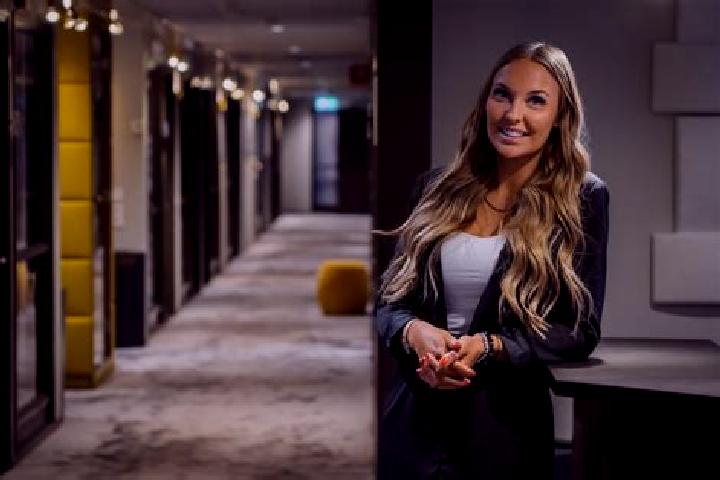 Eva, 24 — Escort in Nykoeping, Sweden