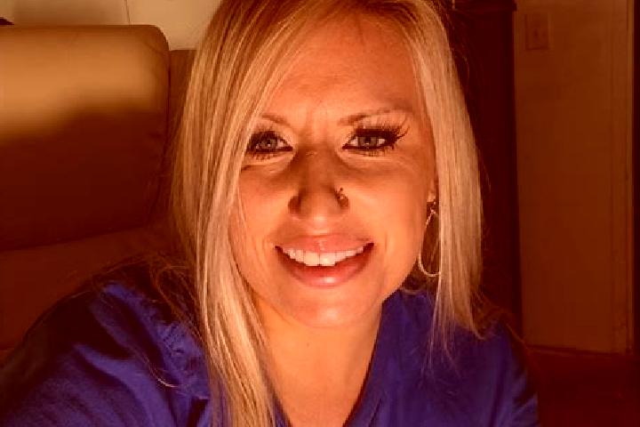 Eva, 24 — Escort in Vinton, United States