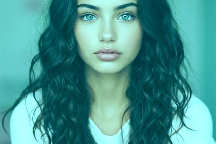 Eva, 25, a brunette grey-eyed mediterranean companion based in Robladillo. Offering BDSM, OWO, Travel Companion, Dinner Date, Deep French Kissing. Available ...