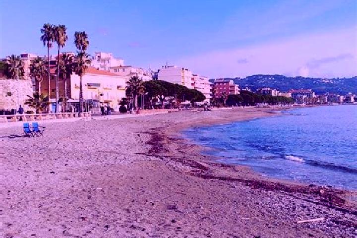 Eva, 25, a chestnut brown-eyed latina companion based in San Bartolomeo al Mare. Offering Girlfriend Experience, OWO, Prostate Massage. Available for incall ...