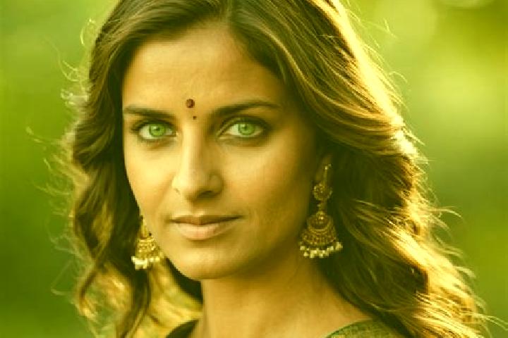 Eva, 25, a chestnut green-eyed indian companion based in Verkhniy Kurkuzhin. Offering Erotic Massage, Couples, BDSM. Available for incall and outcall, overni...