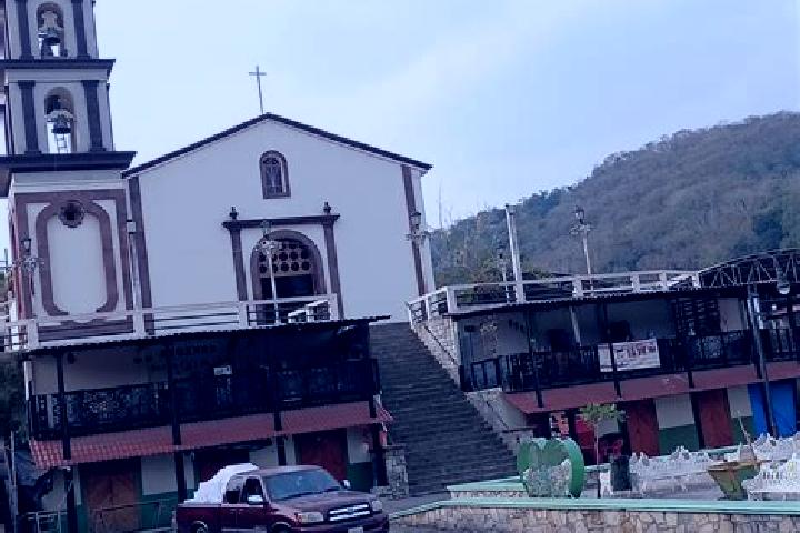 Eva, 25 — Escort in San Martin Chalchicuautla, Mexico