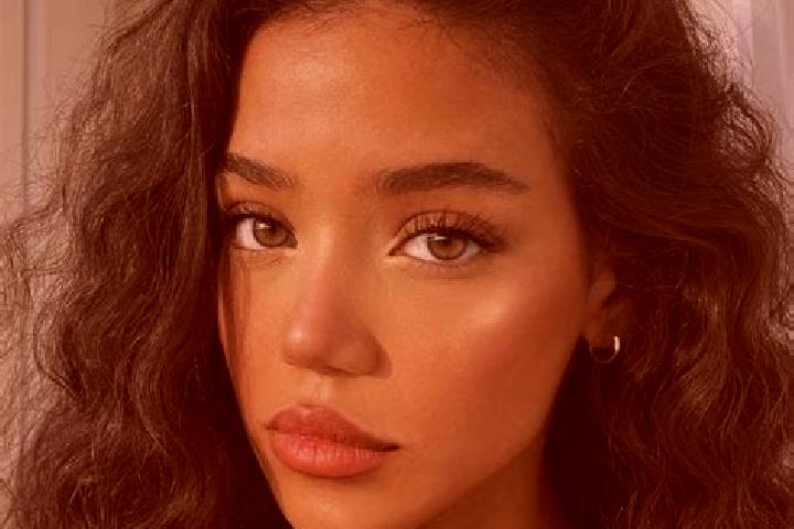 Eva, 26, a black brown-eyed indian companion based in Goerzig. Offering GFE, Prostate Massage, Party Girl, OWO. Available for incall and outcall, day and eve...