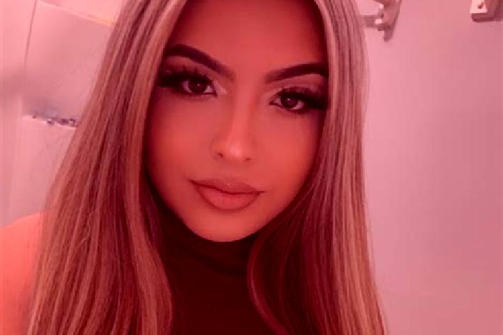 Eva, 26, a blonde amber-eyed latina companion based in Macau. Offering A-Level, BDSM, Striptease. Available for incall and outcall, day and evening dates.