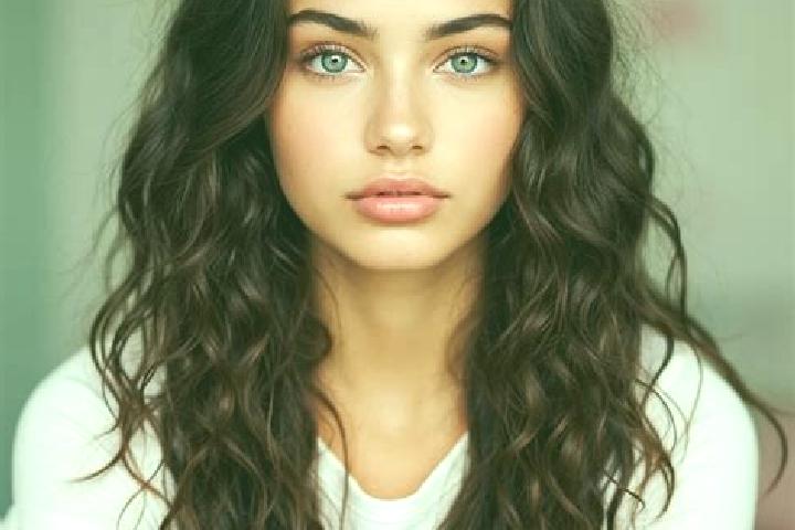Eva, 26, a brunette brown-eyed mediterranean companion based in Hongchuan. Offering Girlfriend Experience, Prostate Massage, Fetish, BDSM. Available for inca...