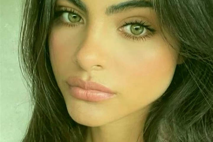 Eva, 26, a brunette green-eyed european companion based in Tabio. Offering Dinner Date, GFE, Deep French Kissing, Overnight. Available for incall and outcall...