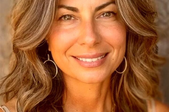 Eva, 26, a brunette grey-eyed latina companion based in Huanipaca. Offering CIM, Duos. Available for incall and outcall, overnight bookings available.