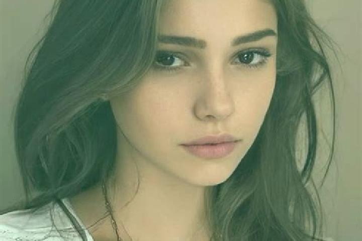 Eva, 26, a chestnut dark-eyed slavic companion based in Reillanne. Offering Massage, Striptease, Deep French Kissing. Available for incall and outcall, day a...