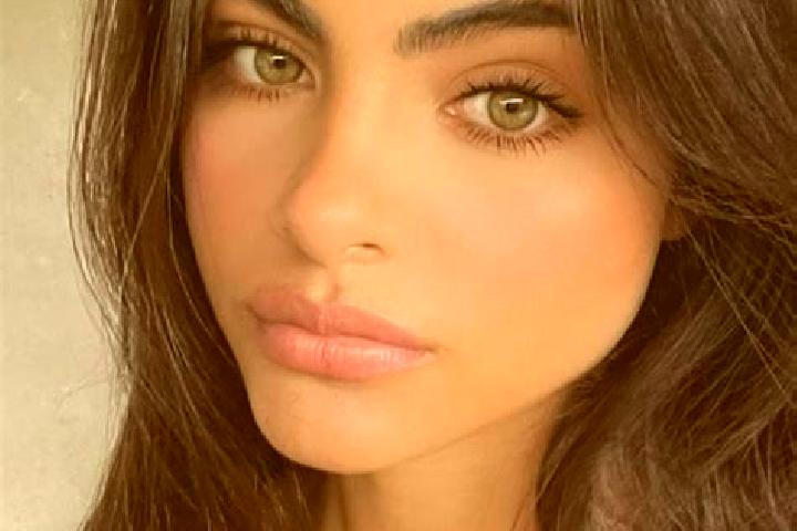 Eva, 26, a chestnut green-eyed indian companion based in Compin. Offering Duos, OWO, Prostate Massage. Available for incall and outcall, overnight bookings a...