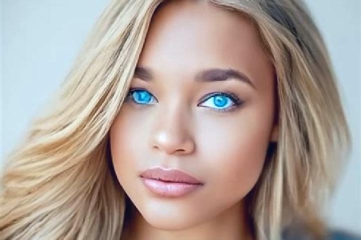 Eva, 26, a dark blonde dark-eyed latina companion based in Tanda. Offering Prostate Massage, Girlfriend Experience, Fetish, Roleplay. Available for incall an...