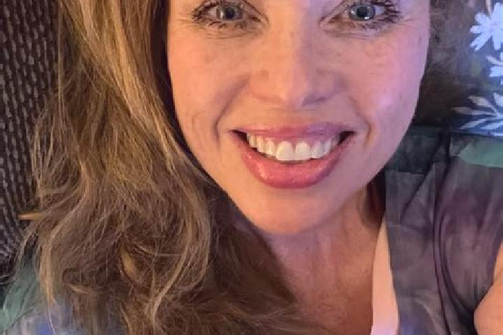 Eva, 26 — Escort in Claypool Hill, United States
