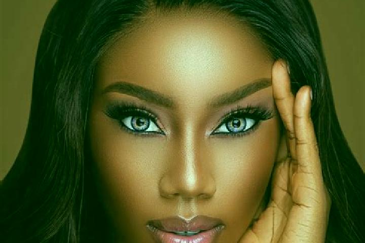 Eva, 27, a chestnut blue-eyed ebony companion based in Villena. Offering Fetish, Girlfriend Experience, Party Girl. Available for incall and outcall, overnig...