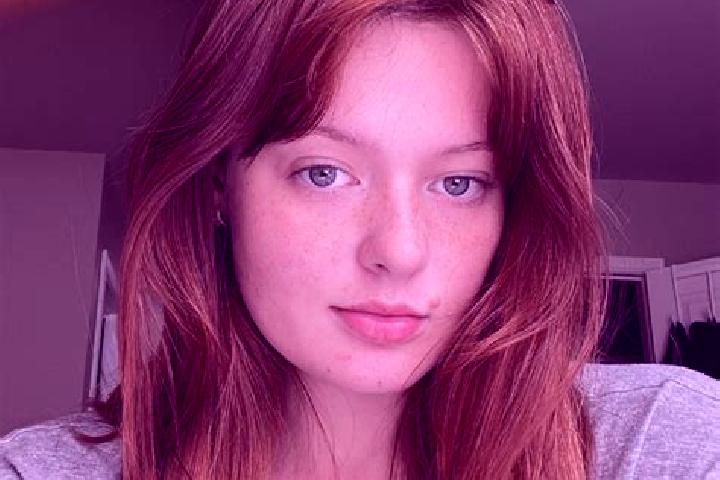 Eva, 27, a chestnut grey-eyed caucasian companion based in Posatora. Offering Roleplay, BDSM, CIM. Available for incall and outcall, day and evening dates.