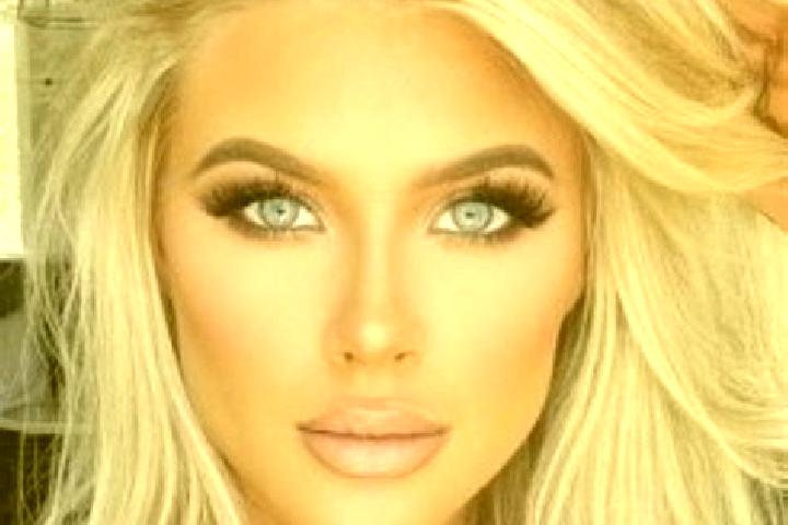 Eva, 27, a platinum blonde green-eyed caucasian companion based in Verkhnyaya Maksakovka. Offering BDSM, Deep French Kissing, CIM, Couples. Available for inc...