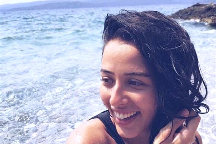 Eva, 27 — Escort in Ildir, Turkey