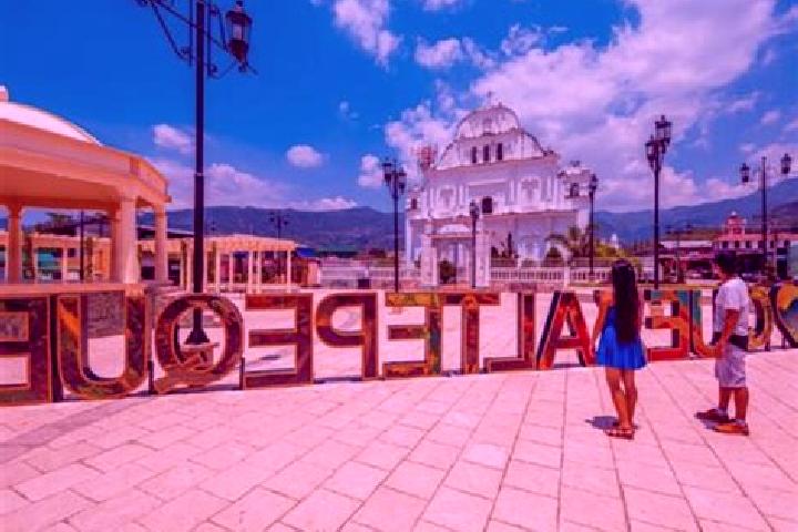 Eva, 27 — Escort in Quezaltepeque, Guatemala