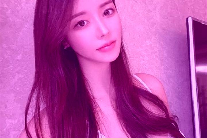 Eva, 27 — Escort in Zhaolingpu, China