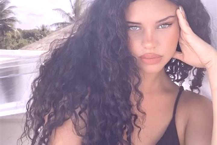 Eva, 28, a black grey-eyed latina companion based in La Verpilliere. Offering Dinner Date, Party Girl, Massage. Available for incall and outcall, overnight b...