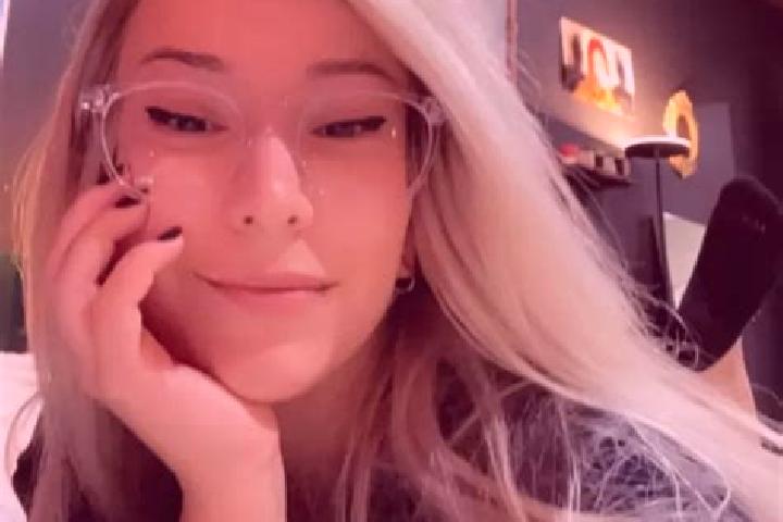 Eva, 28, a blonde grey-eyed asian companion based in Dietwiller. Offering CIM, Deep French Kissing, BDSM. Available for incall and outcall, day and evening d...