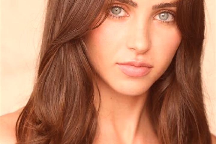 Eva, 28, a brunette brown-eyed european companion based in Cidones. Offering Massage, Overnight, Party Girl, 69. Available for incall and outcall, day and ev...