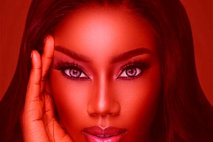 Eva, 28, a chestnut blue-eyed ebony companion based in Steinhorst. Offering Tantra, Striptease, Roleplay. Available for incall and outcall, day and evening d...