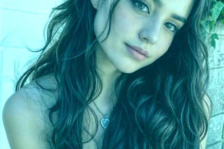 Eva, 28, a dark blonde hazel-eyed latina companion based in Zelenogradsk. Offering Couples, Duos, OWO, Roleplay, CIM. Available for incall and outcall, overn...