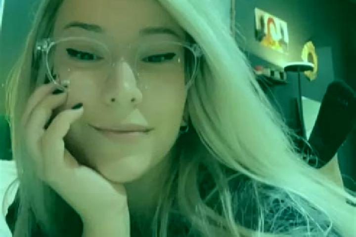 Eva, 28, a platinum blonde grey-eyed ebony companion based in Siete Iglesias de Trabancos. Offering Fetish, Girlfriend Experience, Overnight, Duos, Stripteas...