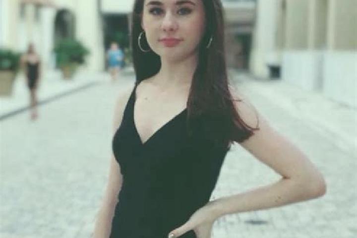 Eva, 28 — Escort in Gretna, United States