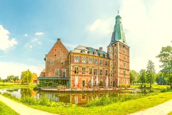 Eva, 28 — Escort in Nachrodt-Wiblingwerde, Germany
