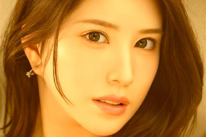 Eva, 28 — Escort in Nagi, Japan