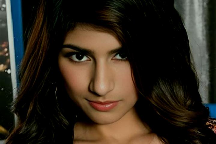 Eva, 28 — Escort in Nahr-e Mian, Iran