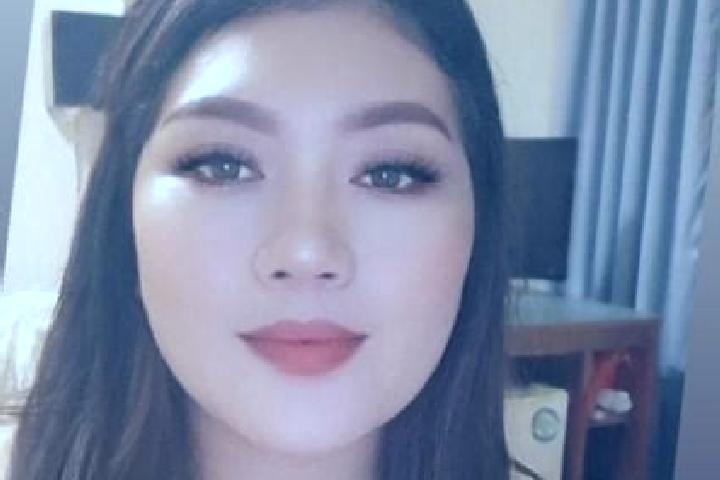 Eva, 29, a black grey-eyed asian companion based in Shepshed. Offering Party Girl, Tantra, Duos, Dinner Date. Available for incall and outcall, day and eveni...