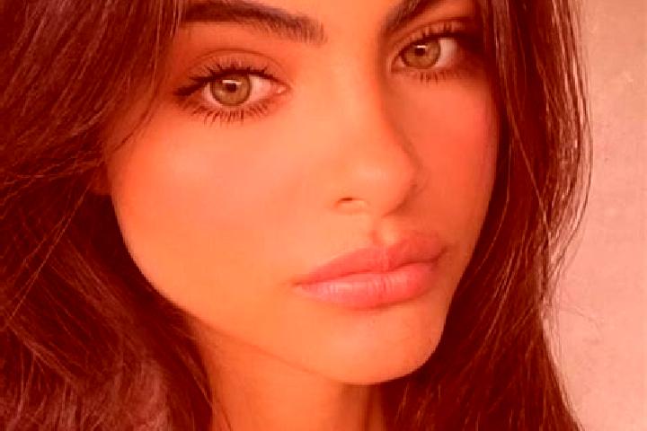 Eva, 29, a brunette dark-eyed middle eastern companion based in Lesmo. Offering BDSM, Girlfriend Experience, Overnight. Available for incall and outcall, day...