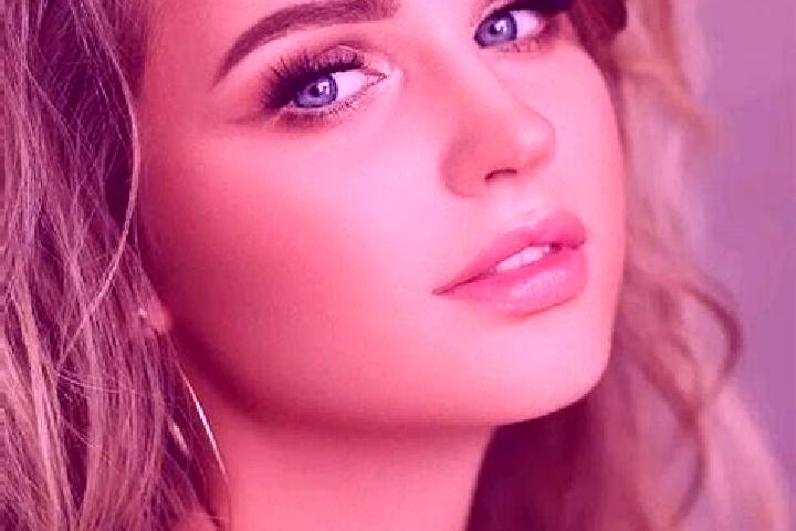 Eva, 29, a dark blonde blue-eyed caucasian companion based in Pineridge. Offering 69, Girlfriend Experience, Prostate Massage. Available for incall and outca...