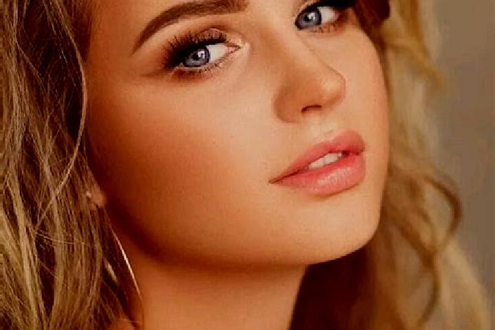 Eva, 29, a dark blonde blue-eyed ebony companion based in Natere. Offering Duos, Prostate Massage, Striptease, Party Girl. Available for incall and outcall, ...