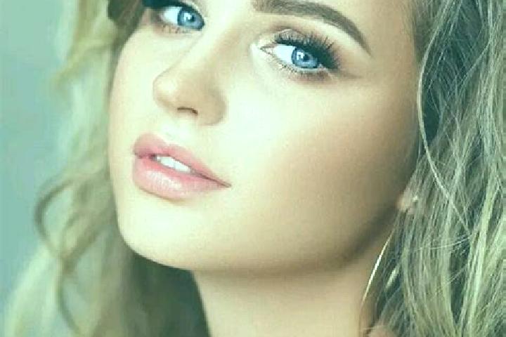 Eva, 29, a dark blonde blue-eyed indian companion based in Ostseebad Nienhagen. Offering A-Level, Massage, Domination, Couples. Available for incall and outc...