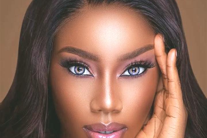 Eva, 29, a red blue-eyed ebony companion based in Torrensville. Offering Fetish, Tantra, Striptease, Domination. Available for incall and outcall, day and ev...