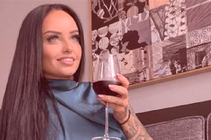 Eva, 29 — Escort in Deer Lodge, United States