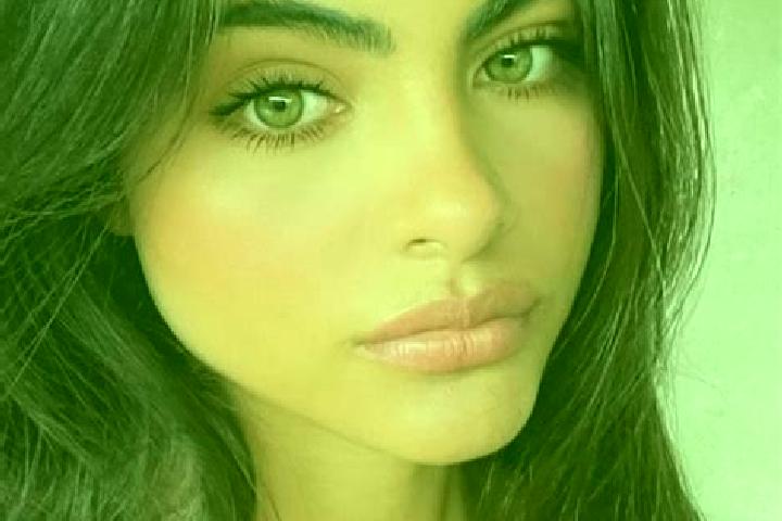 Eva, 30, a auburn dark-eyed indian companion based in Villar del Pedroso. Offering Prostate Massage, Dinner Date, 69, Massage. Available for incall and outca...