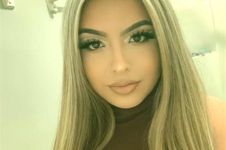Eva, 30, a blonde amber-eyed latina companion based in Pitillas. Offering Erotic Massage, Party Girl, GFE, Domination. Available for incall and outcall, day ...