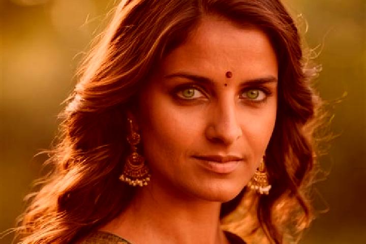 Eva, 30, a brunette green-eyed indian companion based in Ebotiam. Offering BDSM, 69, OWO. Available for incall and outcall, overnight bookings available.