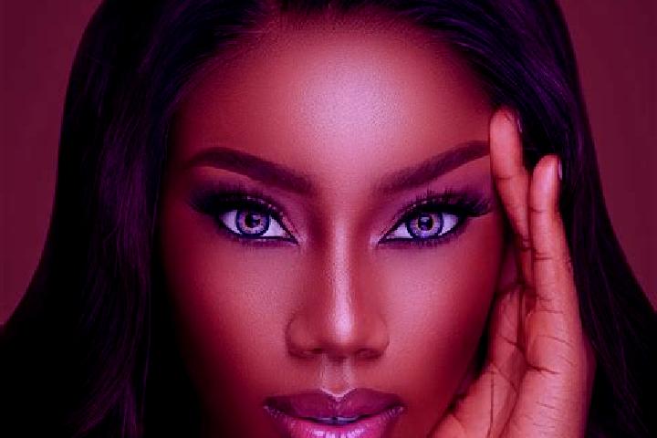 Eva, 30, a chestnut blue-eyed ebony companion based in La Roche. Offering Domination, OWO, GFE. Available for incall and outcall, day and evening dates.