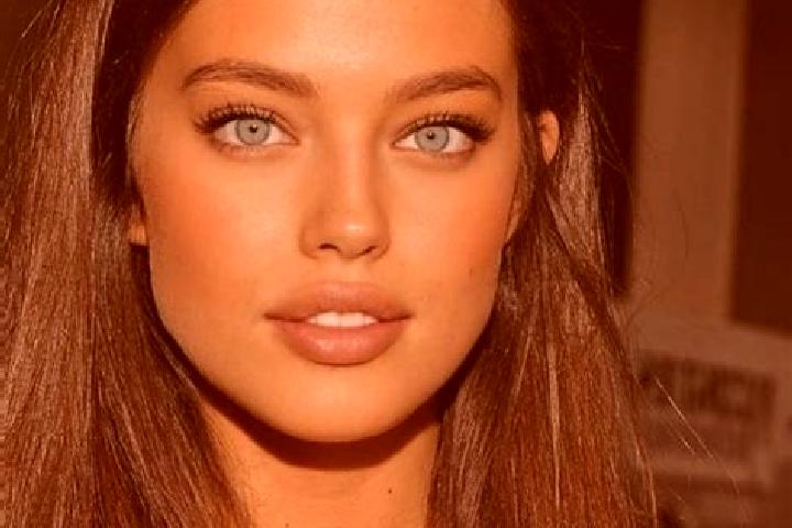 Eva, 30, a chestnut dark-eyed mediterranean companion based in Castaways Beach. Offering Tantra, Deep French Kissing, Party Girl, CIM. Available for incall a...
