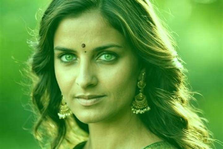 Eva, 30, a chestnut green-eyed indian companion based in Tieny-Seably. Offering Tantra, Overnight, CIM. Available for incall and outcall, day and evening dates.
