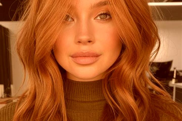 Eva, 31, a auburn grey-eyed caucasian companion based in Hoevenen. Offering Tantra, CIM, Dinner Date. Available for incall and outcall, day and evening dates.