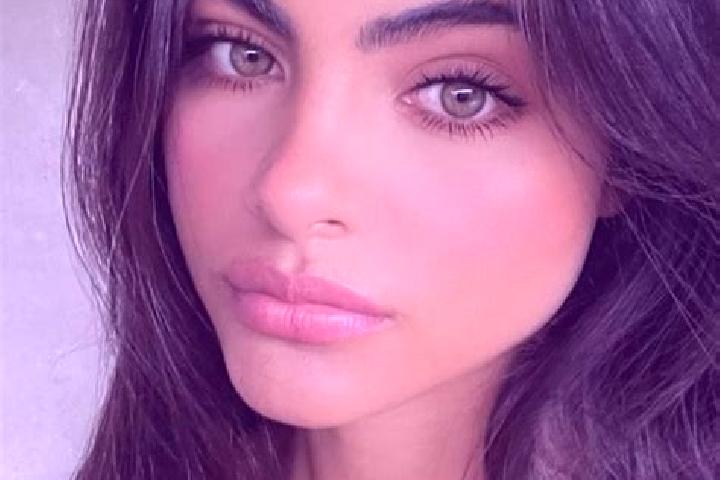 Eva, 31, a red green-eyed indian companion based in Prikro-Ouelle. Offering A-Level, GFE, Duos. Available for incall and outcall, day and evening dates.