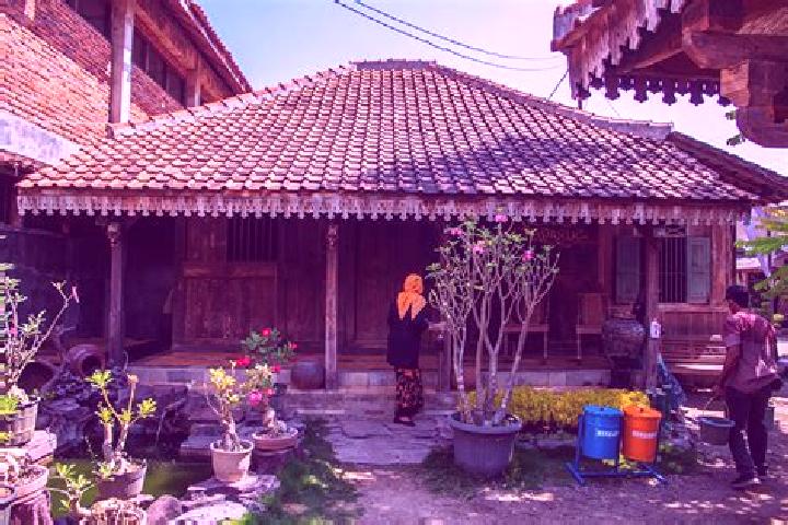 Eva, 31 — Escort in Gesik, Indonesia